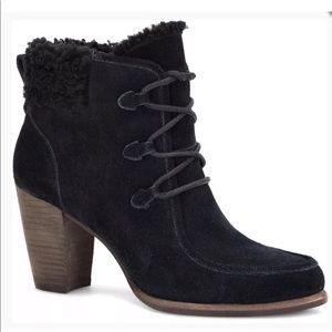 Ugg Black Heeled Bootie w/Sheepskin... Gorgeous!